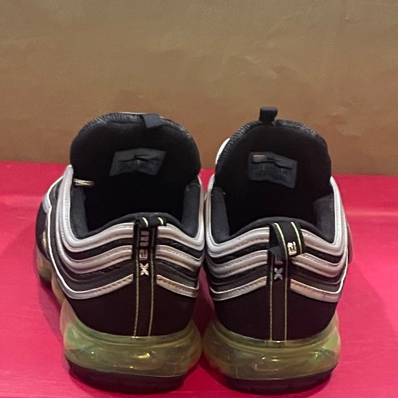 Nike Air Vapormax Silver and Black main image 9